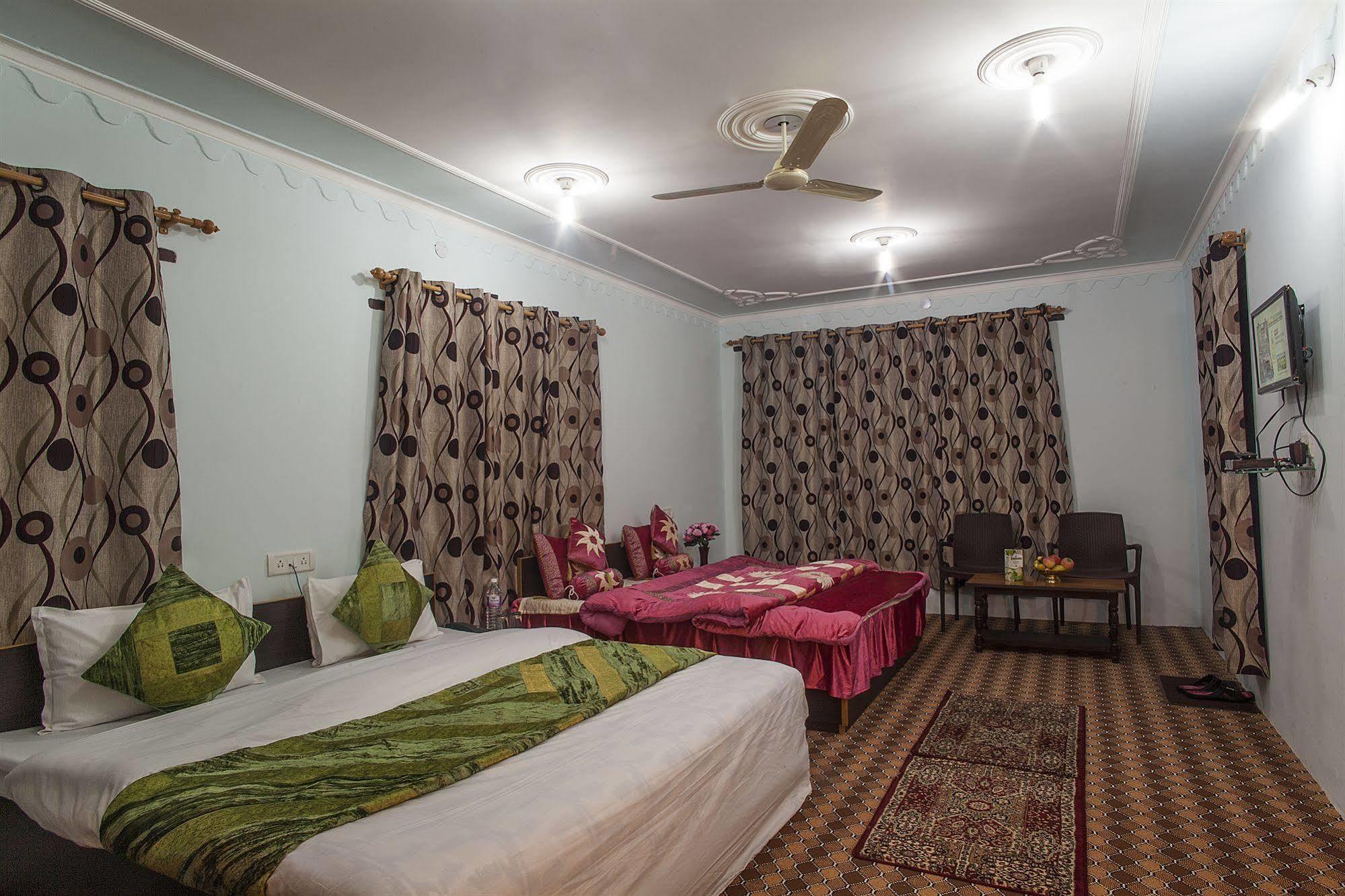 Sheesha Residency Hotel Srīnagar Exterior foto